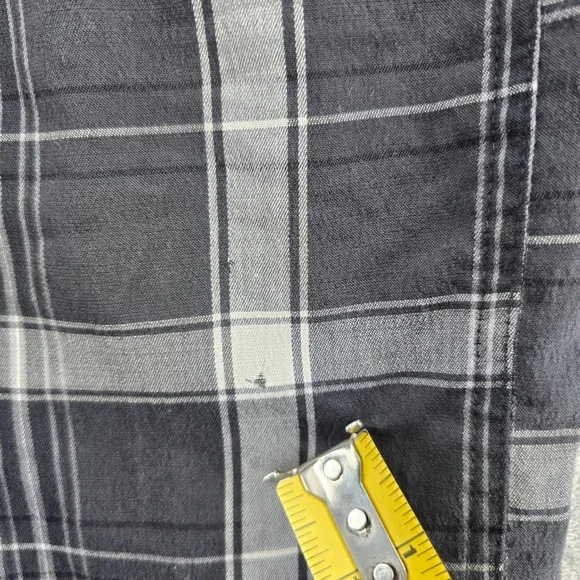 Icebreaker Merino Plaid Button Up Shirt Mens Small Long‎ Sleeve Pocket * holes - Picture 10 of 13